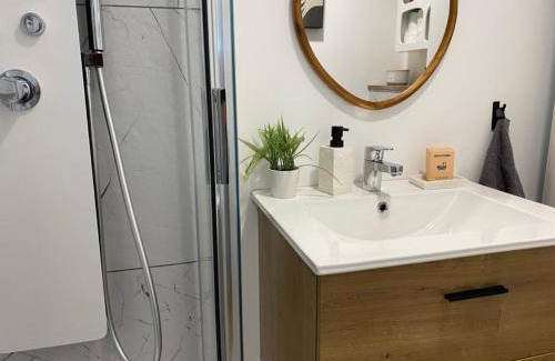 Ardres Apartamento | Studio premium, à 50m du Lac d'Ardres avec terrasse