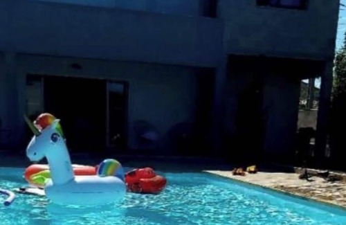 Les Pennes-Mirabeau Apartamento | Studio Privé Maison Piscine