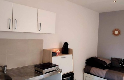 Les Pennes-Mirabeau Apartamento | Studio Privé Maison Piscine