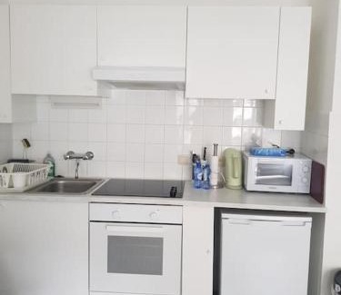 Postel Apartamento | Studio Quartier Louise Calme