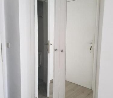 Postel Apartamento | Studio Quartier Louise Calme