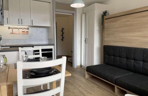 Montgenevre Apartamento | Studio rénové au pied des pistes, balcon ouest, 4 couchages à Montgenèvre - FR-1-330D-129
