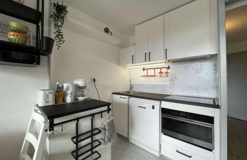Montgenevre Apartamento | Studio rénové au pied des pistes, balcon ouest, 4 couchages à Montgenèvre - FR-1-330D-129
