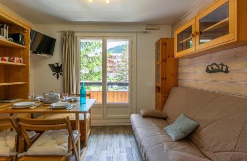 Val-d'Isere Apartamento | Studio rénové avec balcon, parking et proche pistes à Val-d'Isère - FR-1-694-287