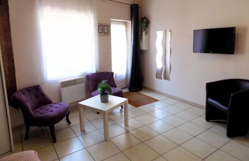 Neris-les-Bains Apartamento | Studio Revy 3 - Coeur de Ville