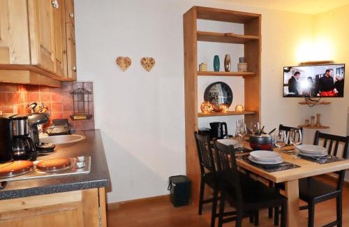Samoens Apartamento | Studio Savoyard rénové au centre du village avec parking - FR-1-624-106