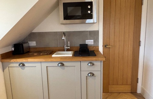 Tenterden Apartamento | Studio - Sleeps 3 & Free Parking