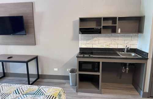 Twin Brook Hotel | Studio Suites Extended Stay