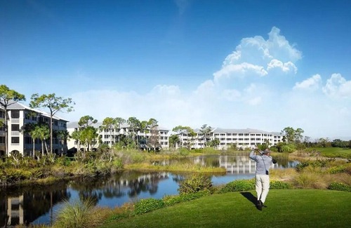 Estero Apartamento | Studio unit sleeps 4 with Golf Course View. Awesome location in Bonita Springs.