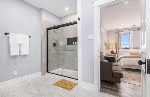 Michigan City Apartamento | Studio Updated 1 Block to Downtown & Mins to Beach