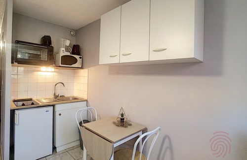 Lamalou-les-Bains Apartamento | Estudio con balcón - Wifi y mascotas permitidas