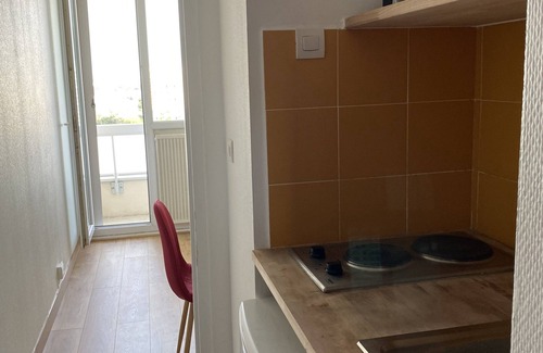 Gradignan Apartamento | Studio with balcony and parking in quiet residence