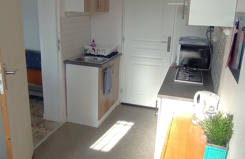 Mimet Casa | Estudio con cocina, aseo / ducha y dormitorio / sala de estar de 22m2.