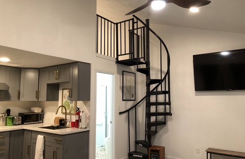 Vallejo Casa | Studio with one upper bed room