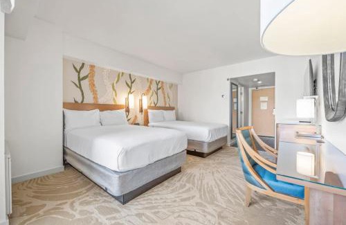 Ala Moana Casa | Studio with Partial Ocean View & Balcony Unit 1901