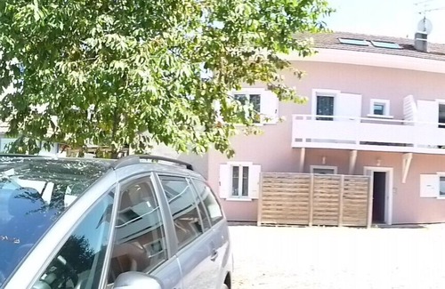 Thonon-les-Bains Apartamento | Estudio con aparcamiento privado centro de Thonon, muy cerca de Thermes