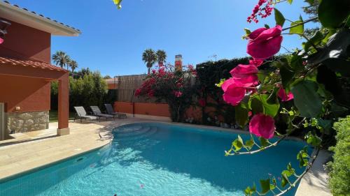Cascais Apartamento | Studio with Private Swimming Pool and Garden
