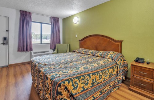Emporia Hotel | Studios and Suites 4 Less Emporia