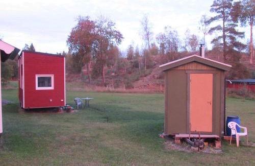 Jarna Cabina | Stuga med bastu i naturen nära Stockholm