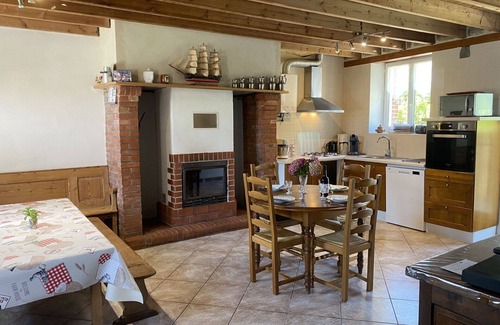 Saint-Maurice-en-Cotentin Casa | Maravillosa casa de vacaciones para 6 personas con WIFI, TV, terraza y mascotas permitida