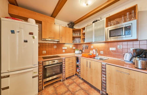 Uhlejov Villa | Preciosa casa de vacaciones privada con WIFI, piscina privada, TV, terraza y mascotas permitida