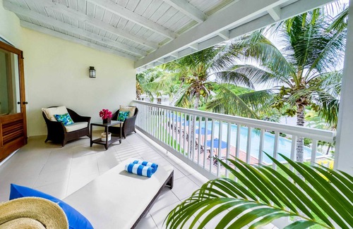 Freetown Apartamento | Stunning 1 Bedroom Hideaway, Pool/Sea View