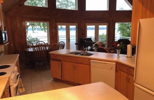Brier Hill Casa | Stunning 1000 Islands Riverhouse w/private dock