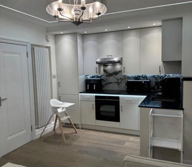 Pimlico Apartamento | Stunning 2-bed, 2-bath Property In Central London