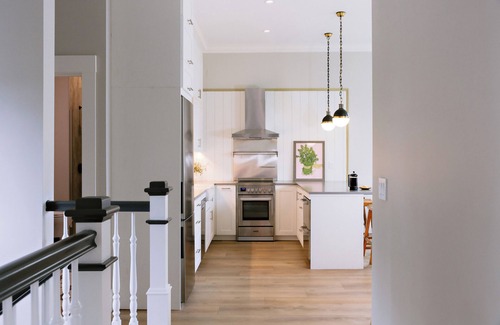 Downtown Berkeley Condominio | Stunning 2 bedroom flat in charming Berkeley Victorian with AC, WiFi.