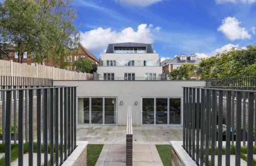 Chigwell Apartamento | Stunning 2BA, 2BR Apt, Desirable Chigwell CHCL F6