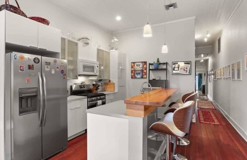 Faubourg Delachaise Casa | Stunning 2BD | Uptown-Music Vibes | Gated Parking