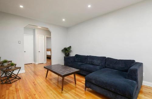 Cote-Des-Neiges—Notre-Dame-De-Grace Apartamento | Stunning 2BR on Walkley