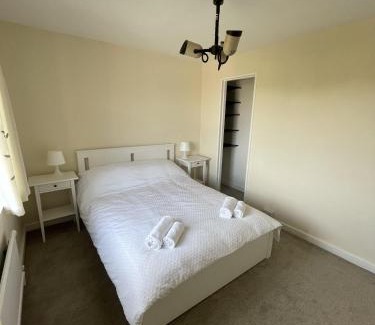 Newmarket Casa | Stunning 3-Bed House in Newmarket