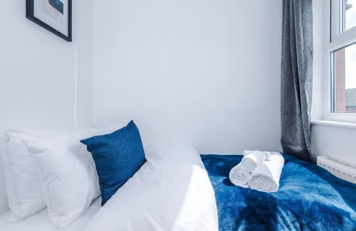 Leeds Casa | Stunning 3 br house near Leeds City Centre with Free Parking