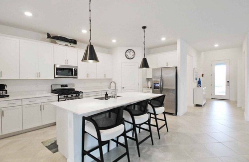 Lakewood Ranch Casa | Stunning 3BR pool home in resort like Lorraine Lakes - Casa De Bleu