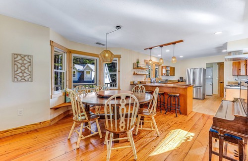 Little River Casa | Stunning 3BR with ridge top views, trails, & hot tub on 10 acre property
