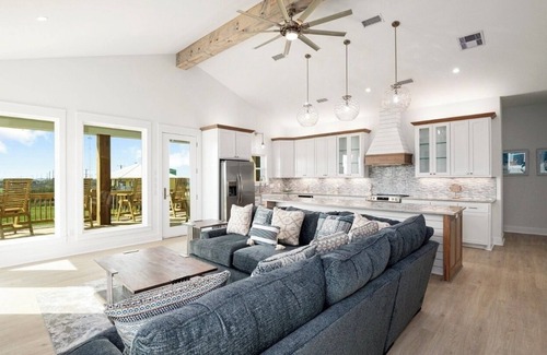 Port Bolivar Casa | Stunning 4-bedroom house on Bolivar Peninsula