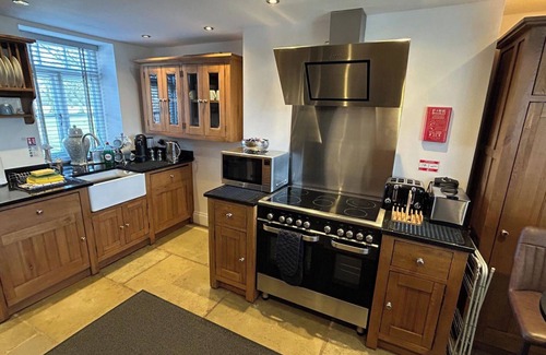 Winkhill Casa | Stunning 4 Bed Peak Dist Farmhouse Alton Towers