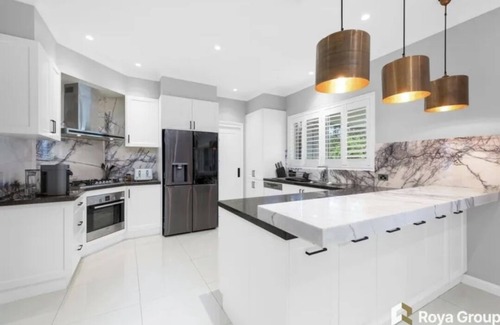 Castle Hill Casa | Stunning 4-bedroom with pooln
