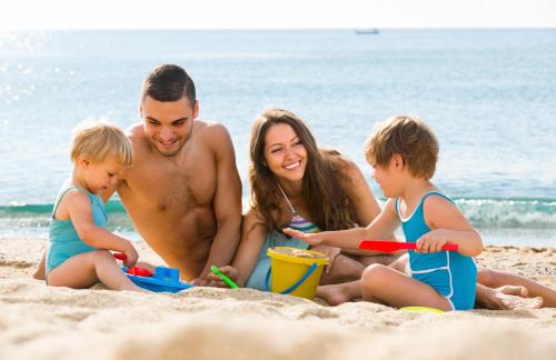 Hunstanton Cabina | Stunning 4 Berth Lodge With Decking At Manor Park In Hunstanton Ref 23173K