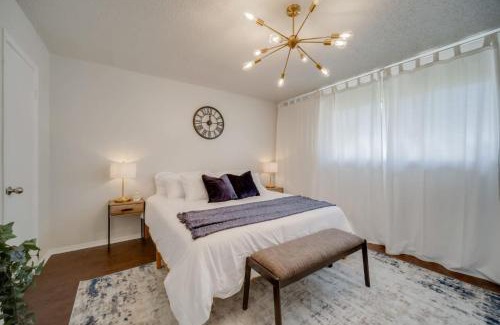 Plano Casa | Stunning 4BR 2BA Hot Tub Cozy Holiday Home in Plano