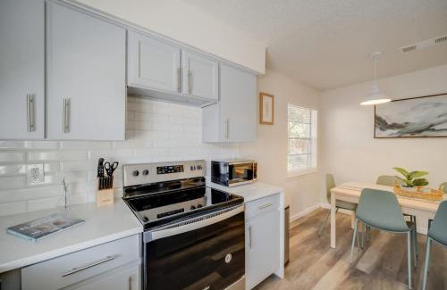 Plano Casa | Stunning 4BR 2BA Hot Tub Cozy Holiday Home in Plano