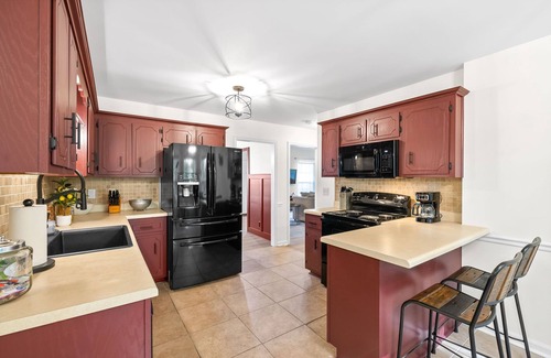 Clarksville Casa | Stunning 5 Bed 2.5 Bath in the Heart of Clarksville