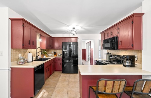 Clarksville Casa | Stunning 5 Bed 2.5 Bath in the Heart of Clarksville