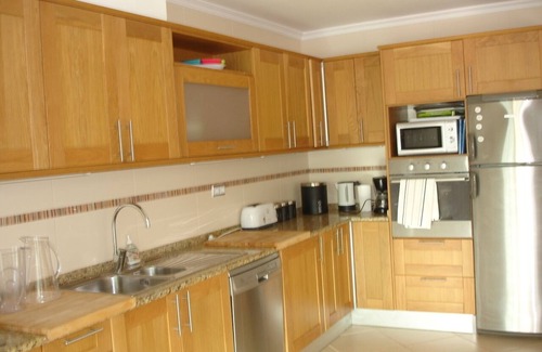 Retur Casa | Impresionante casa de 5 dormitorios y 4 baños con una gran piscina a poca distancia de la playa.