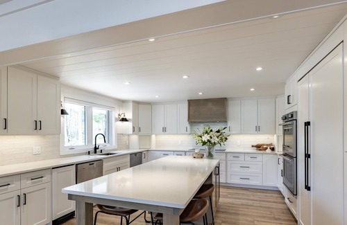 Muskoka Lakes Cabaña | Stunning 5 bed 5 bath cottage on Lake Rosseau
