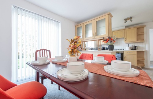 Eastbrook Casa | Stunning 5 bedroom detached house in Hornchurch