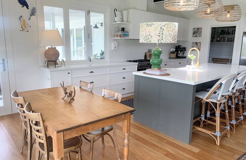 Jerrara Casa | Stunning 5-bedroom rural homestead 5 mins from Kiama with pool and tennis court