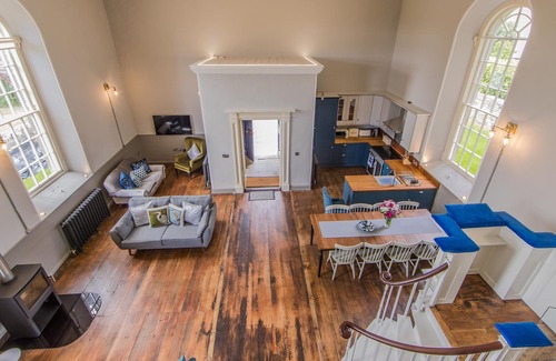 Strangford Casa | Impresionante conversión de la iglesia de 5 estrellas, Strangford, Co Down