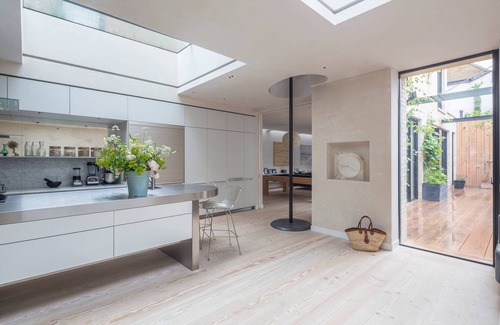 Avonmore and Brook Green Casa | Stunning 5bed 4bath, with pool